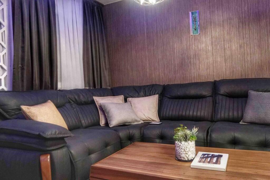 New Luxury 3-Bedroom Apartment Segowia Zewnętrze zdjęcie